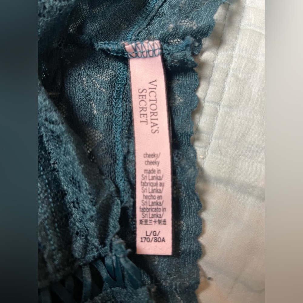Victoria’s Secret Cheeky Panties Size Large